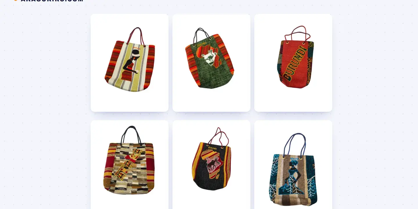 Six sacs cabas artisanaux de la collection Akaguriro.com, présentés de façon cohérente