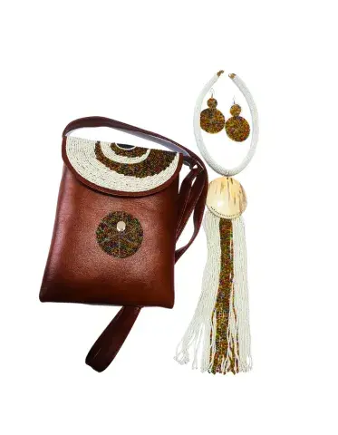 Ensemble Artisanal – Sac en Cuir, Collier à Franges & Boucles d’Oreilles Assorties (Blanc & Multicolore)