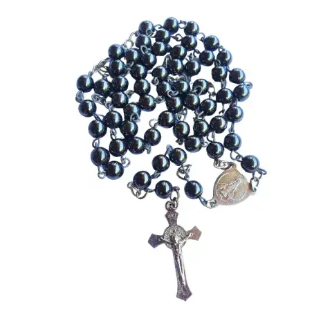 Chapelet Métallique à Perles Noires – Croix Argentée