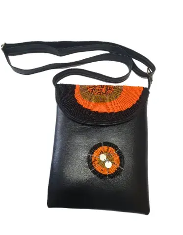 Sac Bandoulière Africain “Ébène Prestige” – Cuir Noir & Perles Artisanales