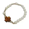 Bracelet Blanc Jésus avec Croix en Bois – Bijou Chrétien Spirituel